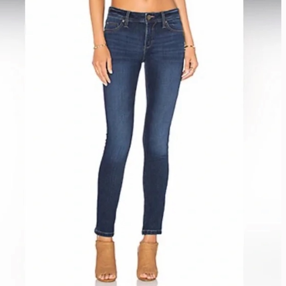 DL1961 Women’s Med-Dark Wash Denim Skinny Jeans. Size 25.